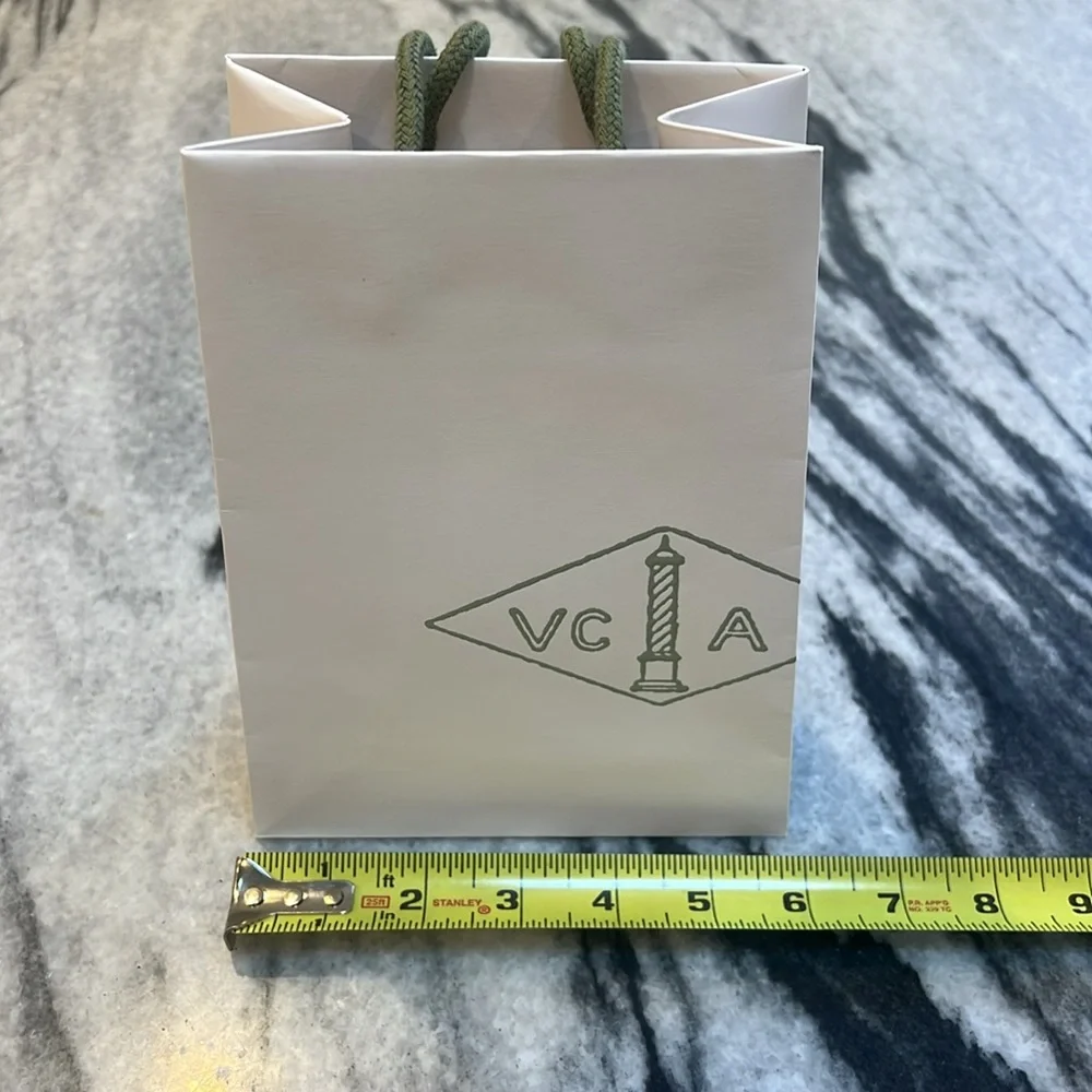 Van Cleef & Arpels shopping bag